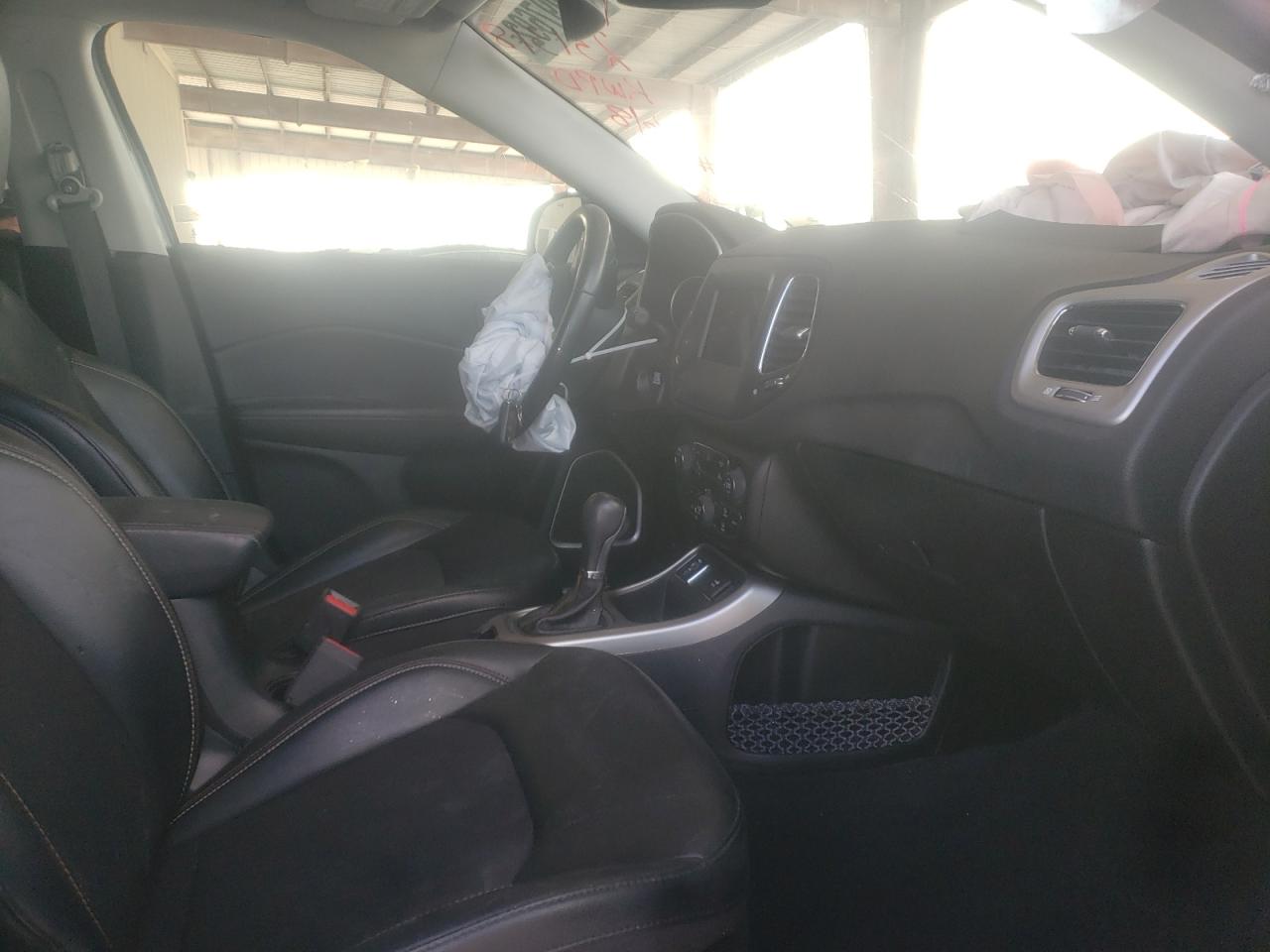 Photo 5 from auction – 2020 JEEP COMPASS LA with VIN 3C4NJCBB8LT231318