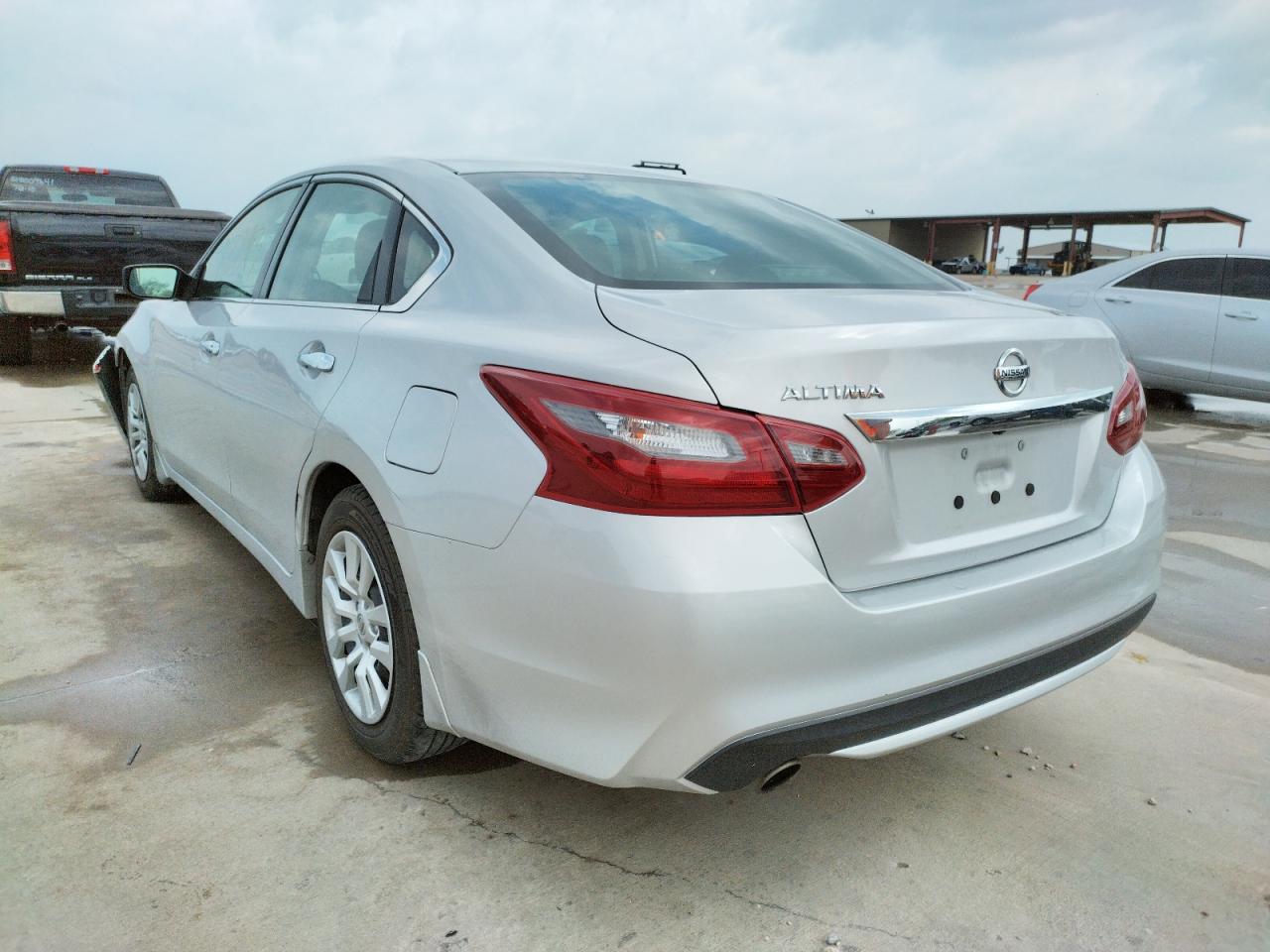Photo 3 from auction – 2018 NISSAN ALTIMA 2.5 with VIN 1N4AL3AP4JC298079