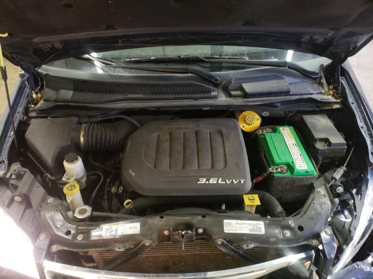 Photo 7 from auction – 2016 CHRYSLER TOWN & COU with VIN 2C4RC1BG5GR214674