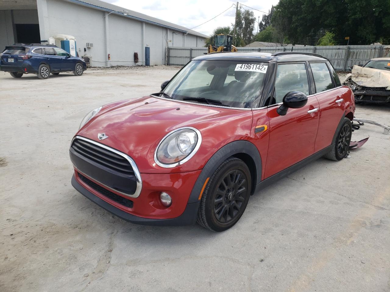Photo 2 from auction – 2017 MINI COOPER with VIN WMWXU1C57H2E17356