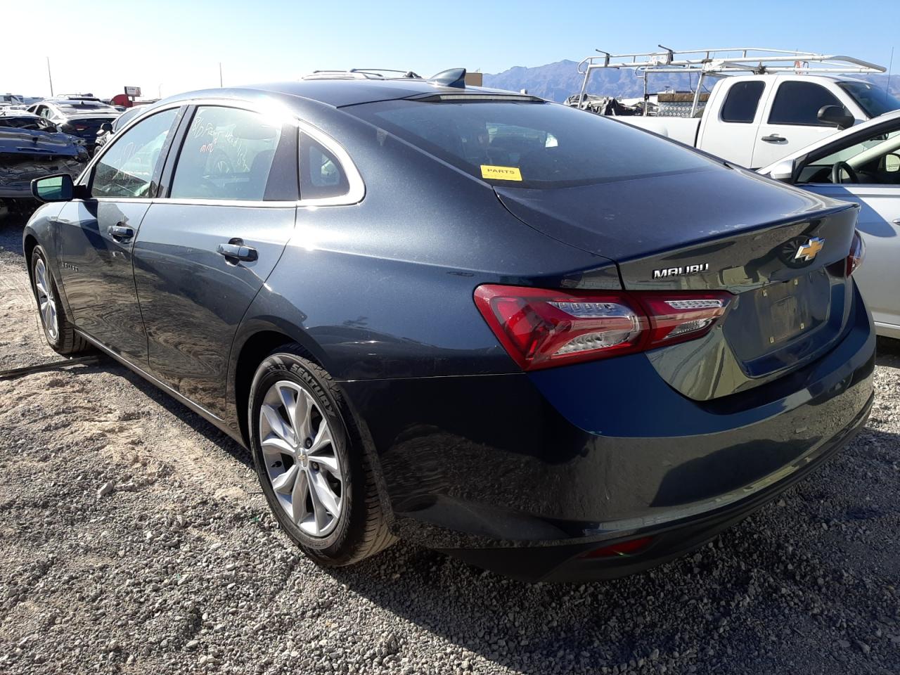 Photo 3 from auction – 2020 CHEVROLET MALIBU LT with VIN 1G1ZD5ST5LF089929