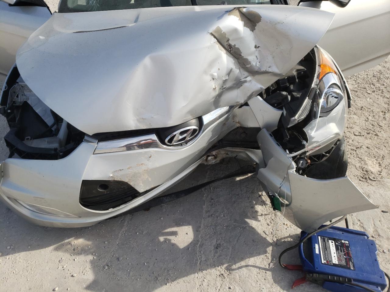 Photo 7 from auction – 2014 HYUNDAI VELOSTER with VIN KMHTC6AD7EU217050