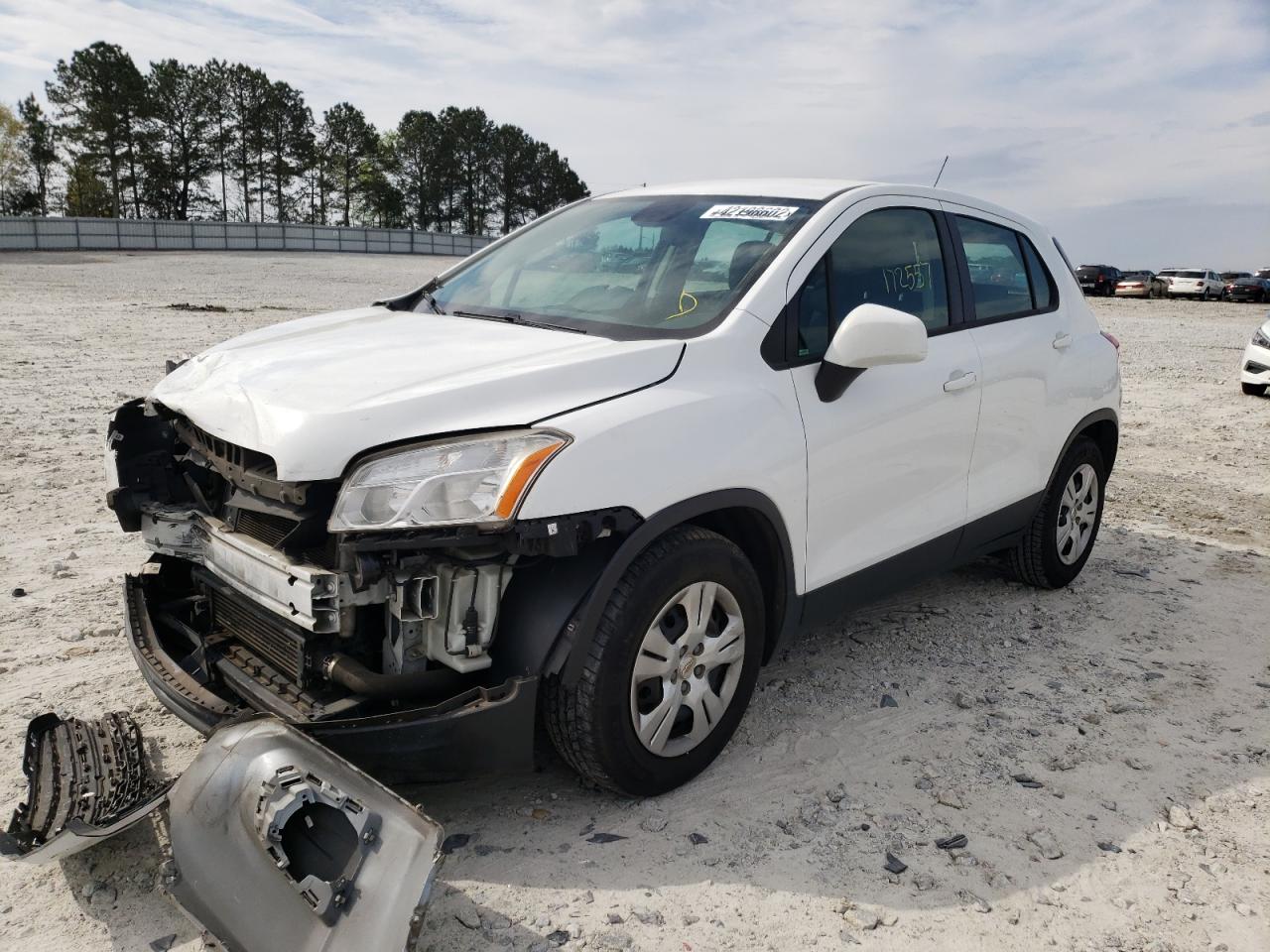 Photo 2 from auction – 2015 CHEVROLET TRAX LS with VIN KL7CJKSB6FB075719