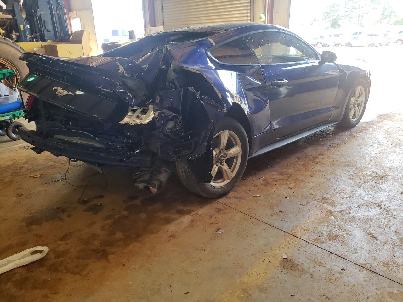 Photo 4 from auction – 2015 FORD MUSTANG with VIN 1FA6P8THXF5375224