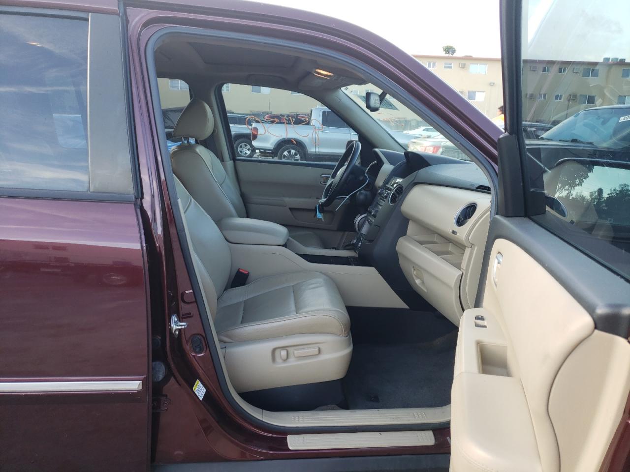 Photo 5 from auction – 2013 HONDA PILOT TOUR with VIN 5FNYF3H96DB018077