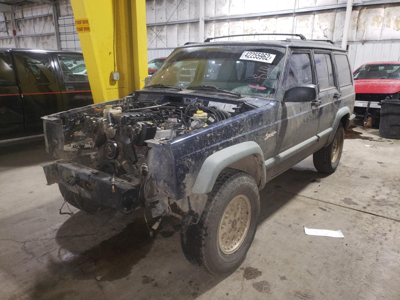 Photo 2 from auction – 1997 JEEP CHEROKEE S with VIN 1J4FJ68S8VL600507
