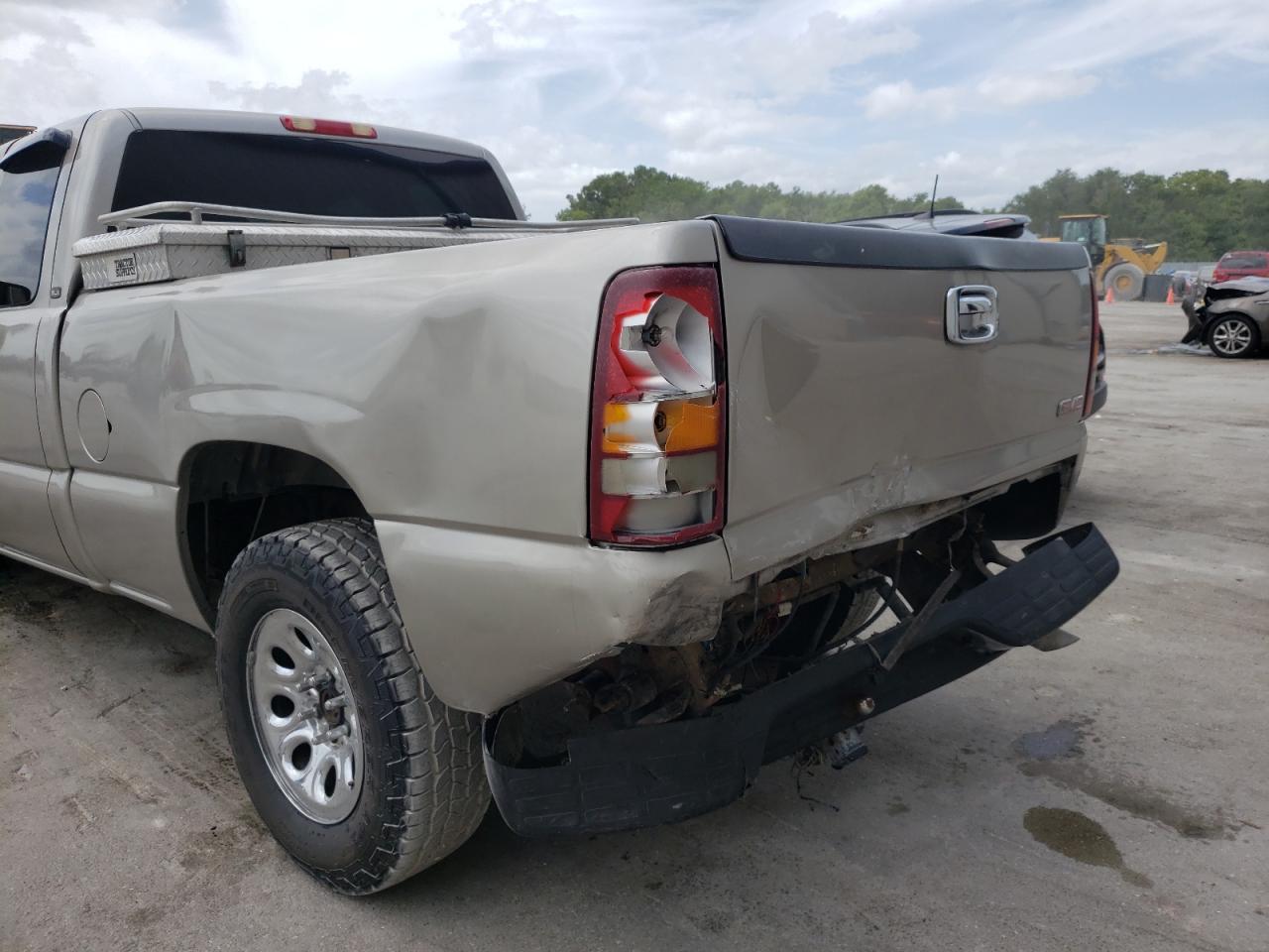 Photo 9 from auction – 2003 GMC SIERRA with VIN 1GTEC19X63Z278954