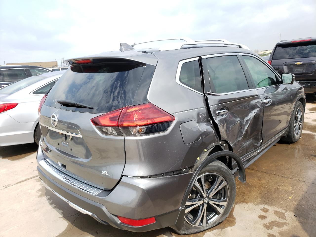 Photo 4 from auction – 2017 NISSAN ROGUE S with VIN 5N1AT2MT0HC850731