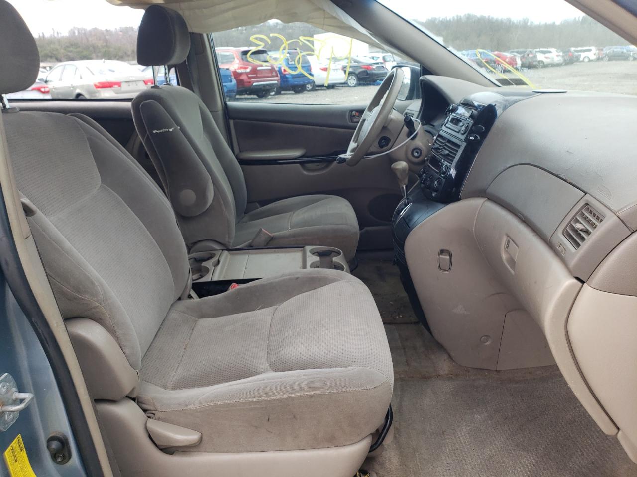 Photo 5 from auction – 2005 TOYOTA SIENNA CE with VIN 5TDZA23C55S240509