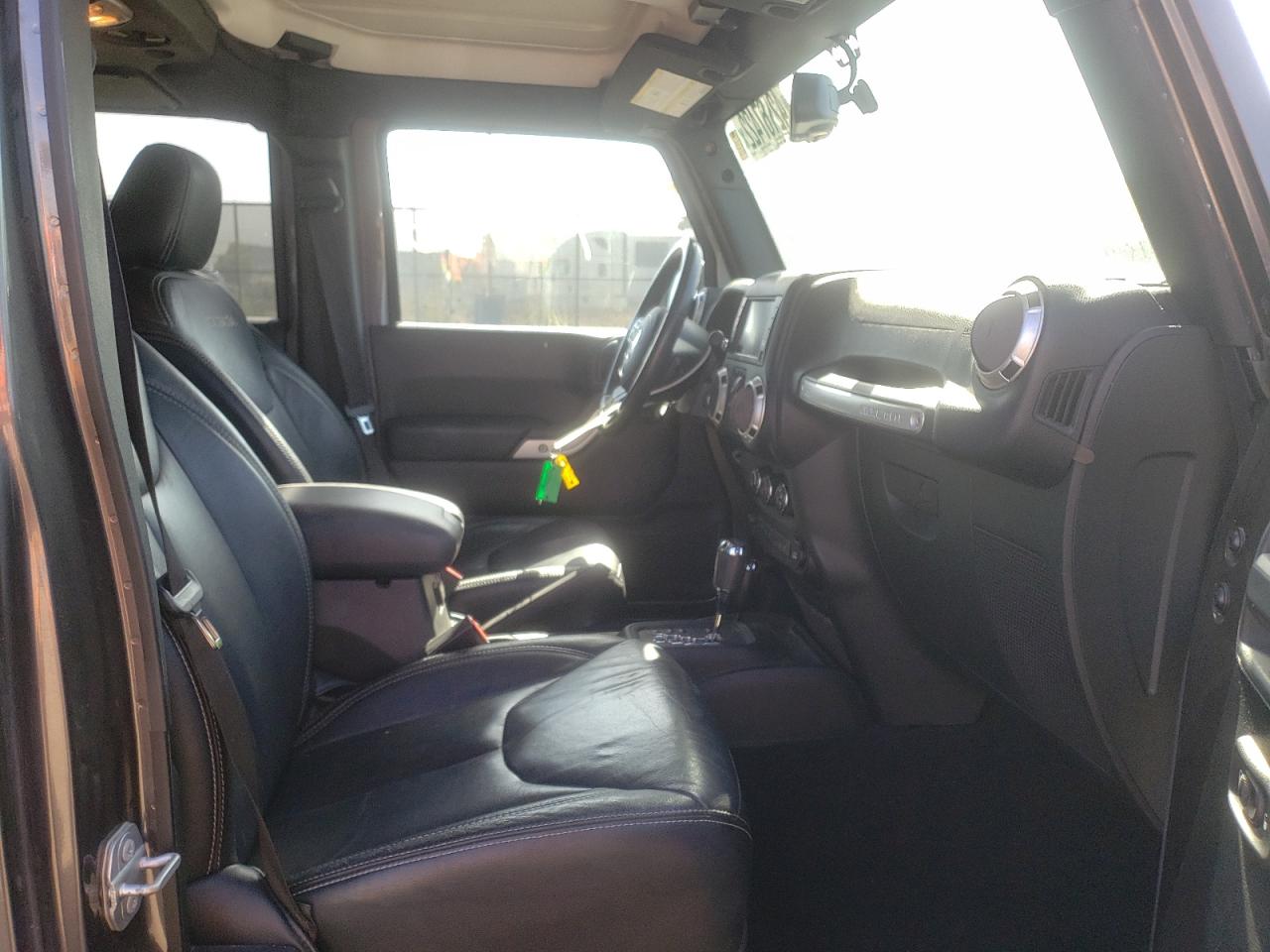 Photo 5 from auction – 2016 JEEP WRANGLER U with VIN 1C4BJWEG6GL252567