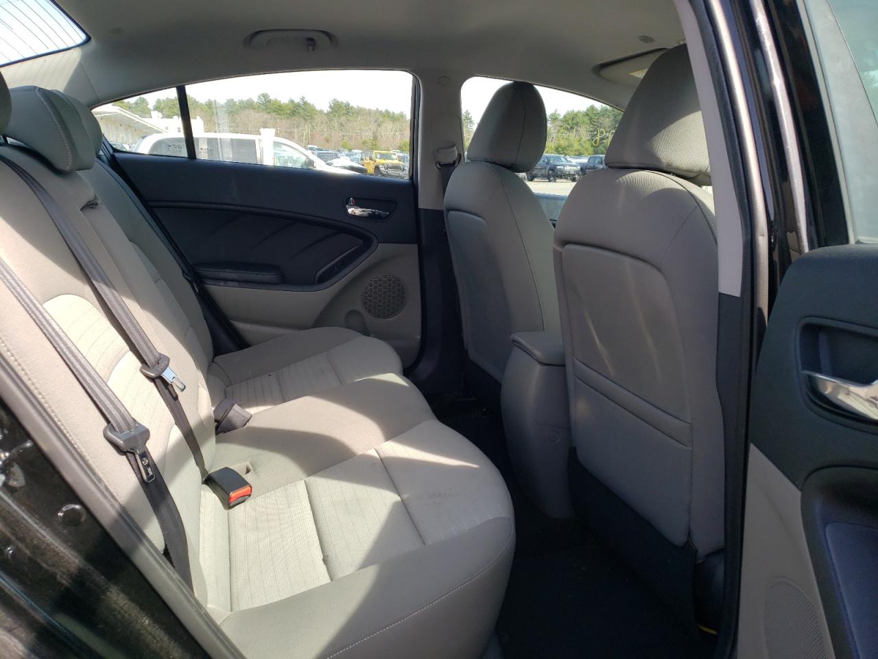Photo 6 from auction – 2015 KIA FORTE EX with VIN KNAFX4A87F5262401