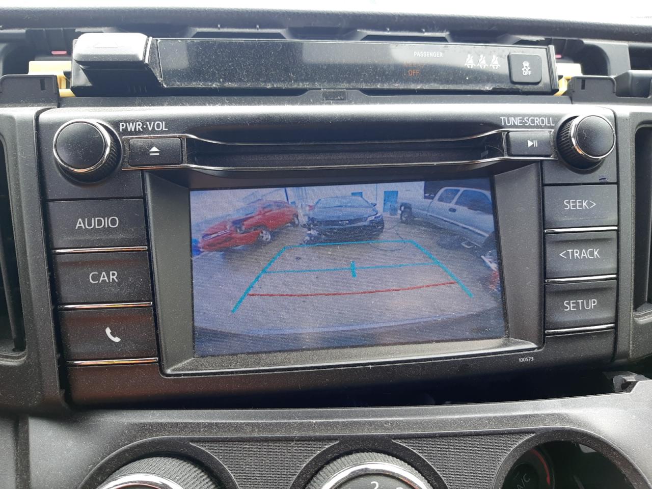 Photo 9 from auction – 2018 TOYOTA RAV4 LE with VIN JTMZFREV9JD130819
