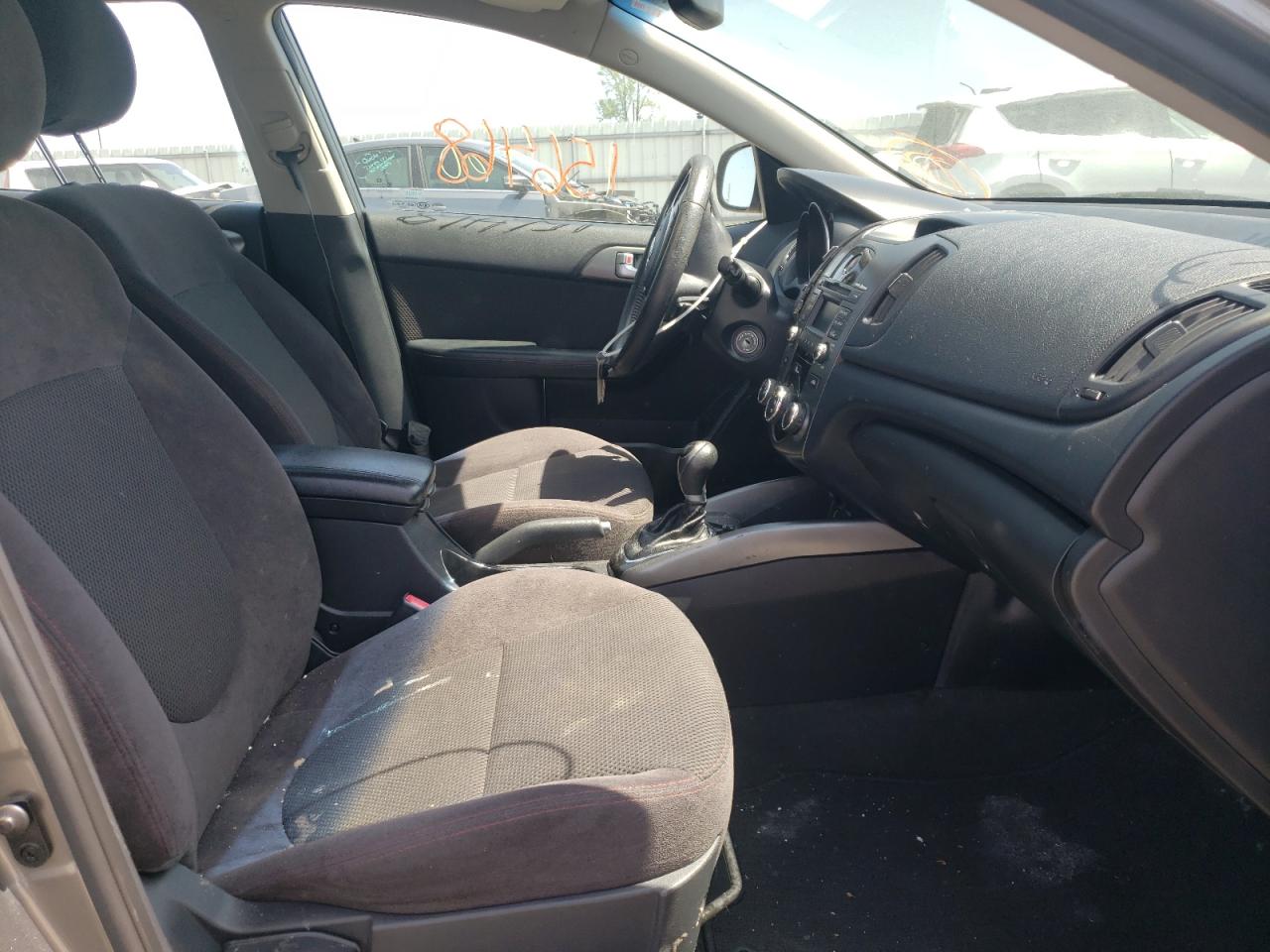 Photo 5 from auction – 2011 KIA FORTE SX with VIN KNAFW5A37B5381637