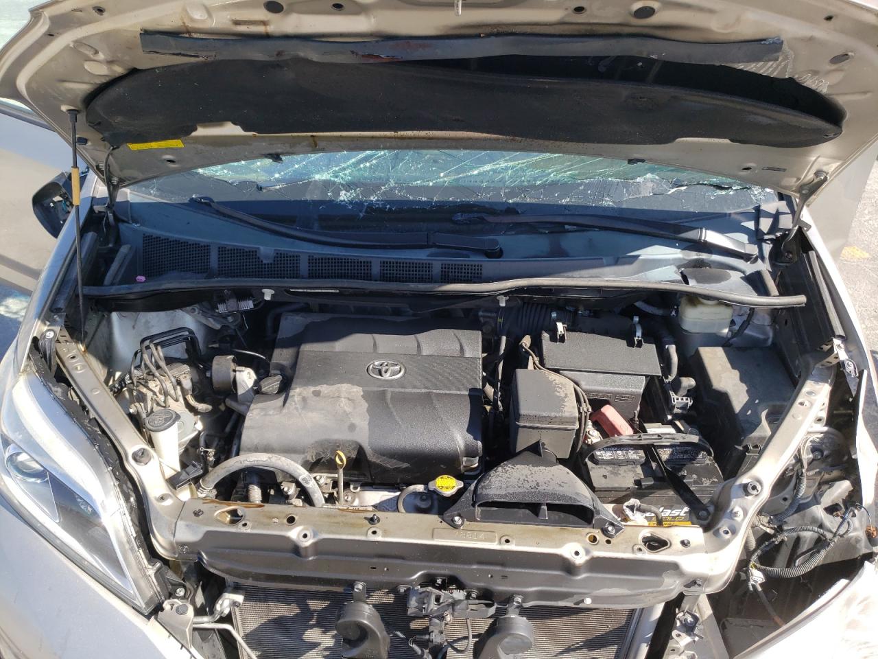 Photo 7 from auction – 2015 TOYOTA SIENNA XLE with VIN 5TDYK3DC6FS534497
