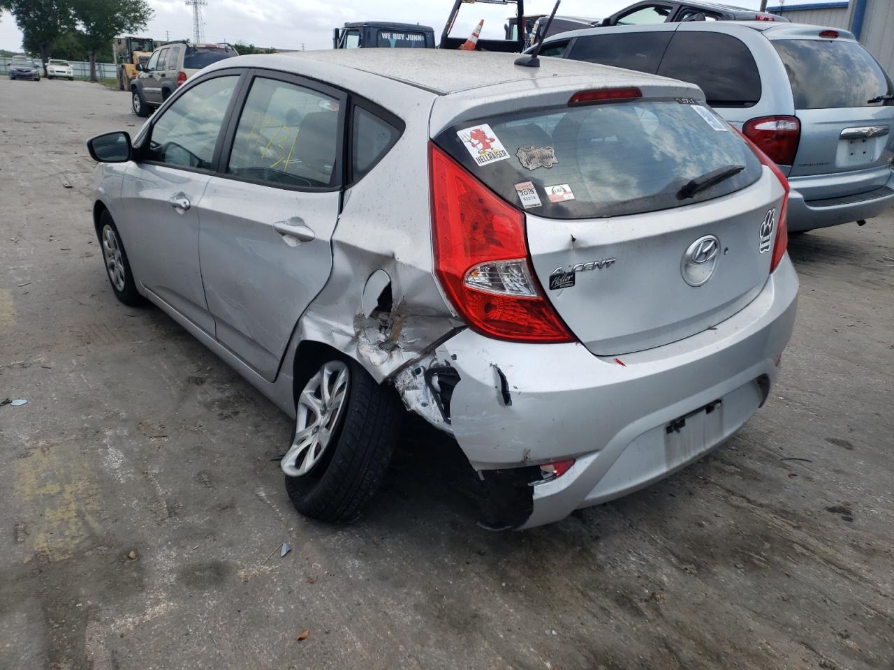 Photo 3 from auction – 2013 HYUNDAI ACCENT GLS with VIN KMHCT5AE3DU123121
