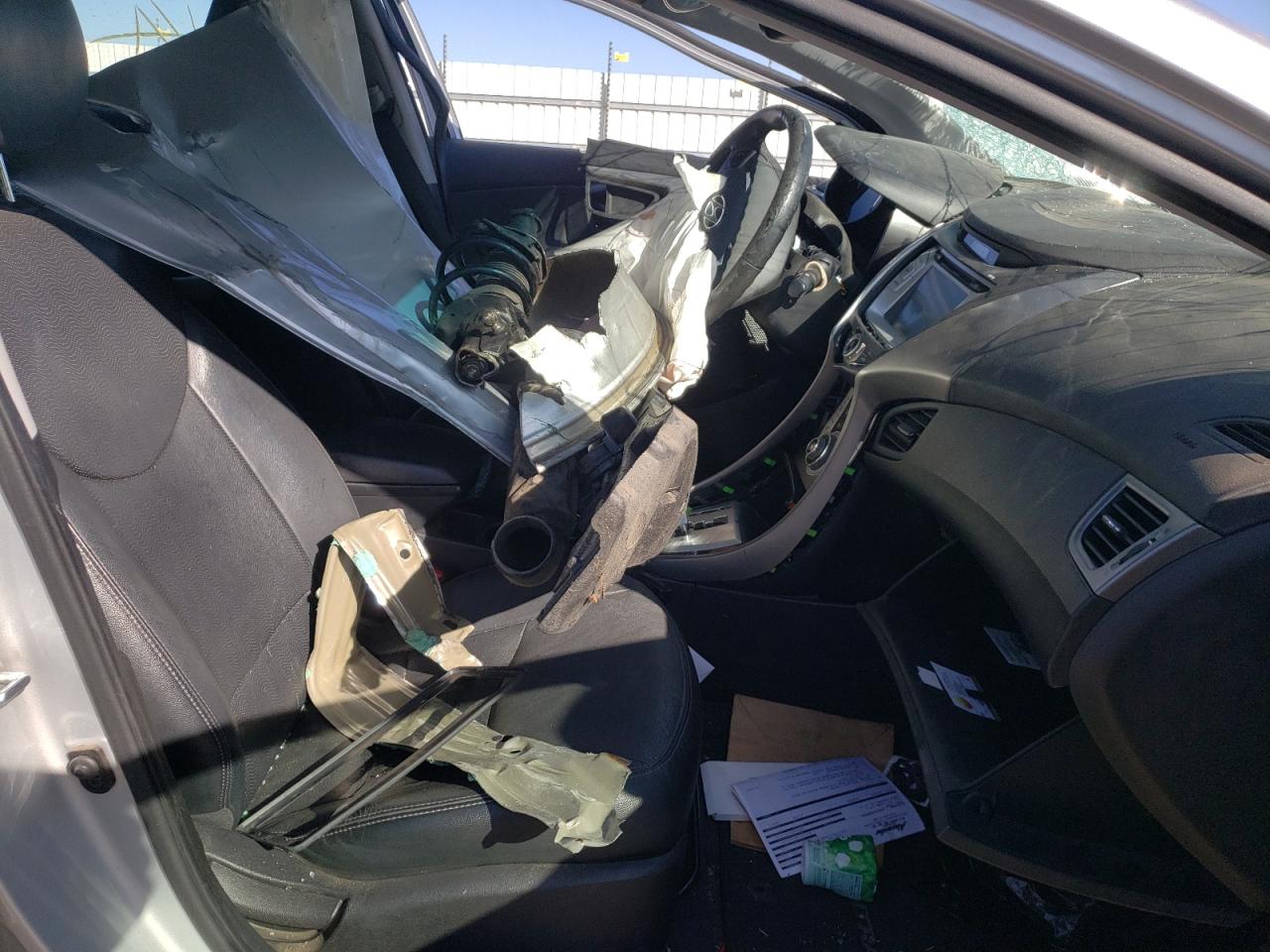Photo 5 from auction – 2012 HYUNDAI ELANTRA GL with VIN 5NPDH4AE1CH104743