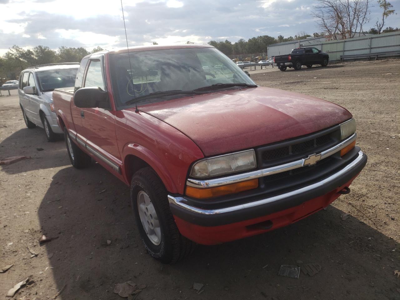 CHEVROLET S10 PICKUP 2003 with VIN 1GCDT19X738241994 - Photo from auction