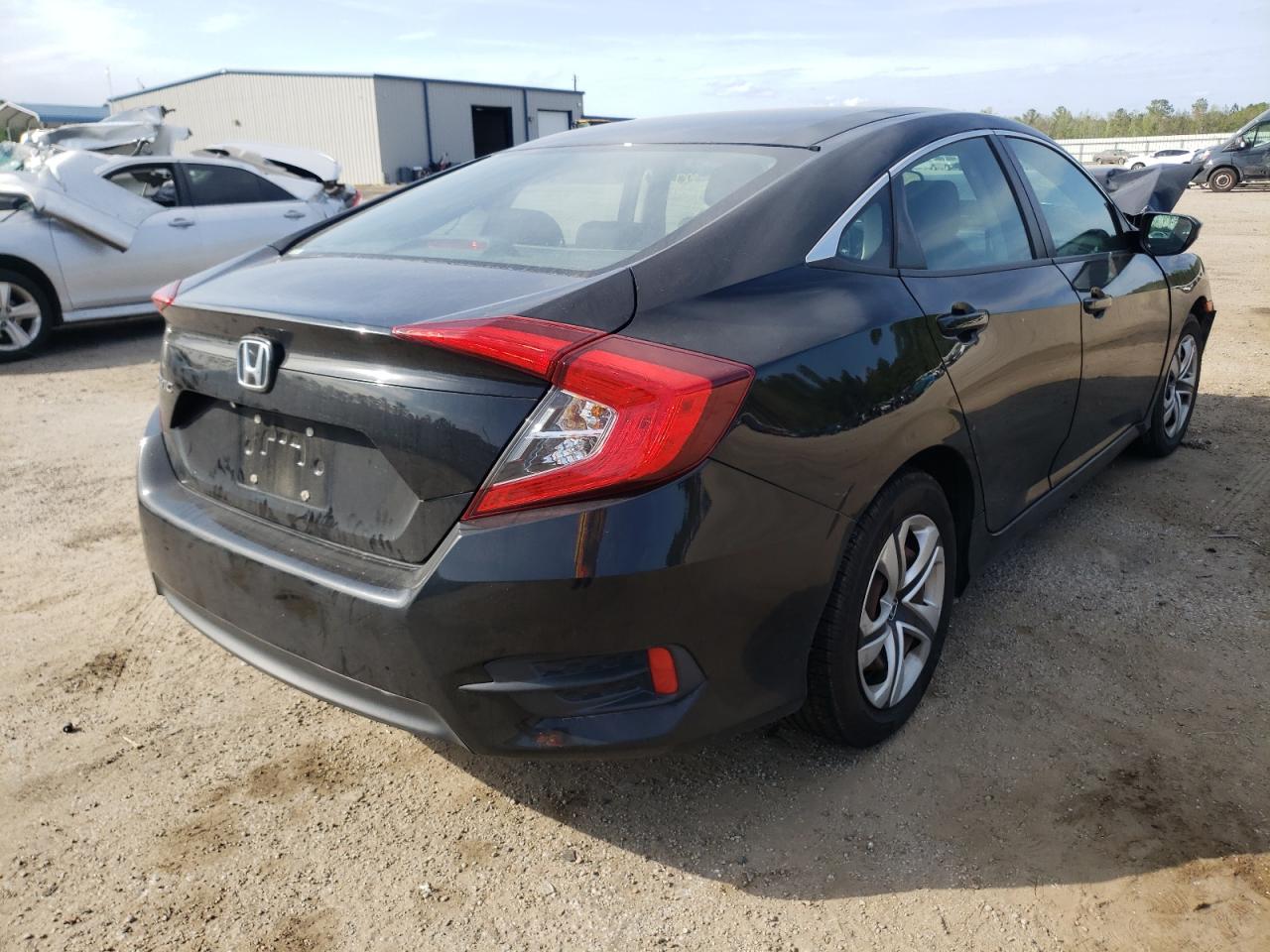 Photo 4 from auction – 2017 HONDA CIVIC LX with VIN 19XFC2F51HE034175