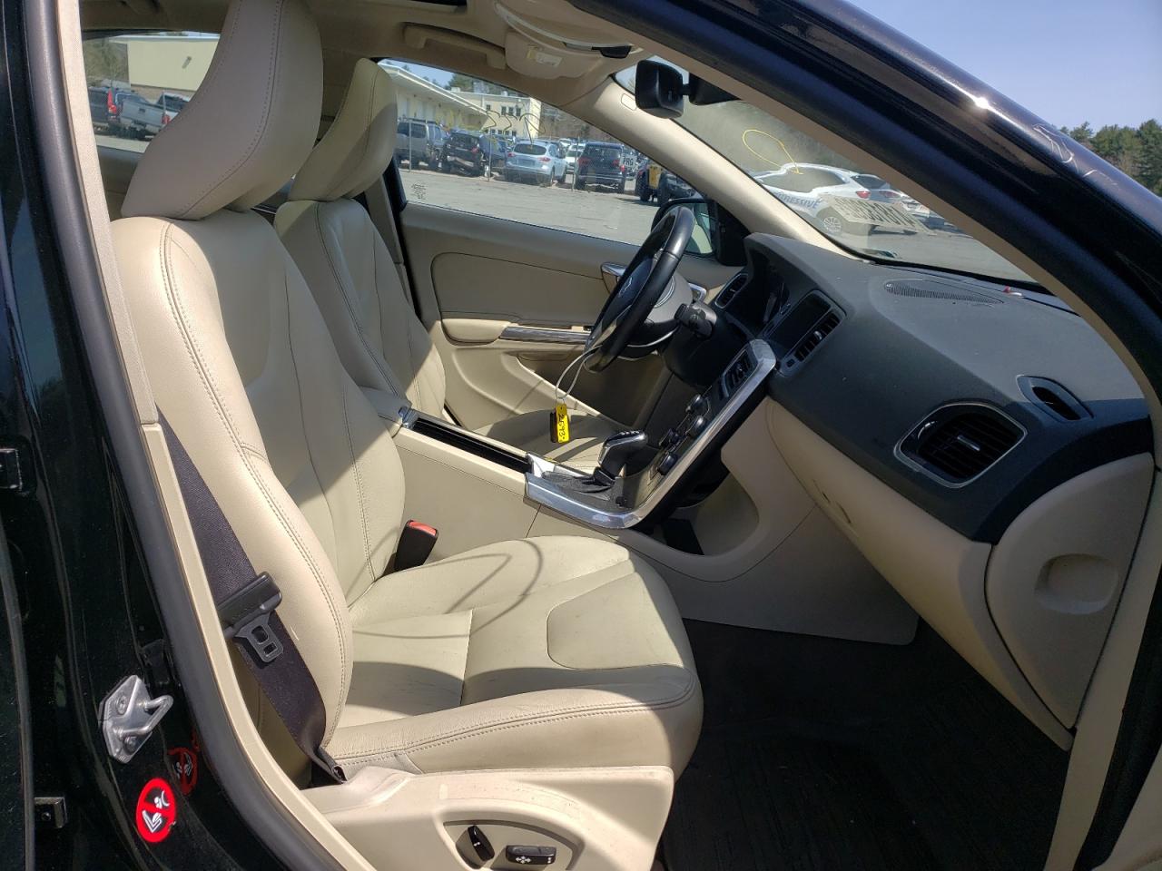 Photo 5 from auction – 2015 VOLVO S60 PLATIN with VIN YV1612TD4F2316932