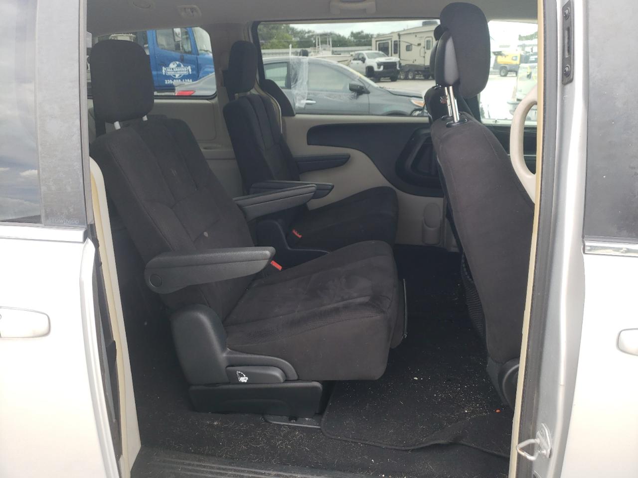 Photo 6 from auction – 2011 DODGE GRAND CARA with VIN 2D4RN5DG3BR660915
