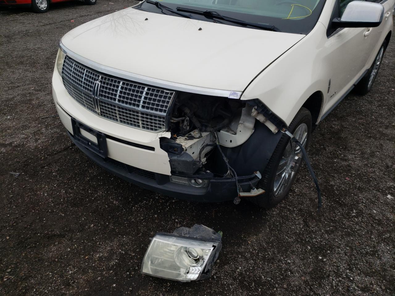 Photo 9 from auction – 2008 LINCOLN MKX with VIN 2LMDU88C18BJ07569