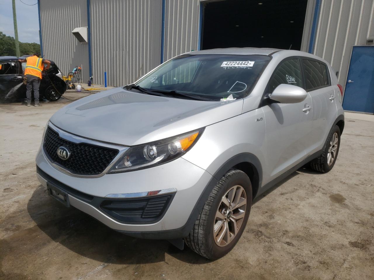 Photo 2 from auction – 2016 KIA SPORTAGE L with VIN KNDPBCAC8G7844727
