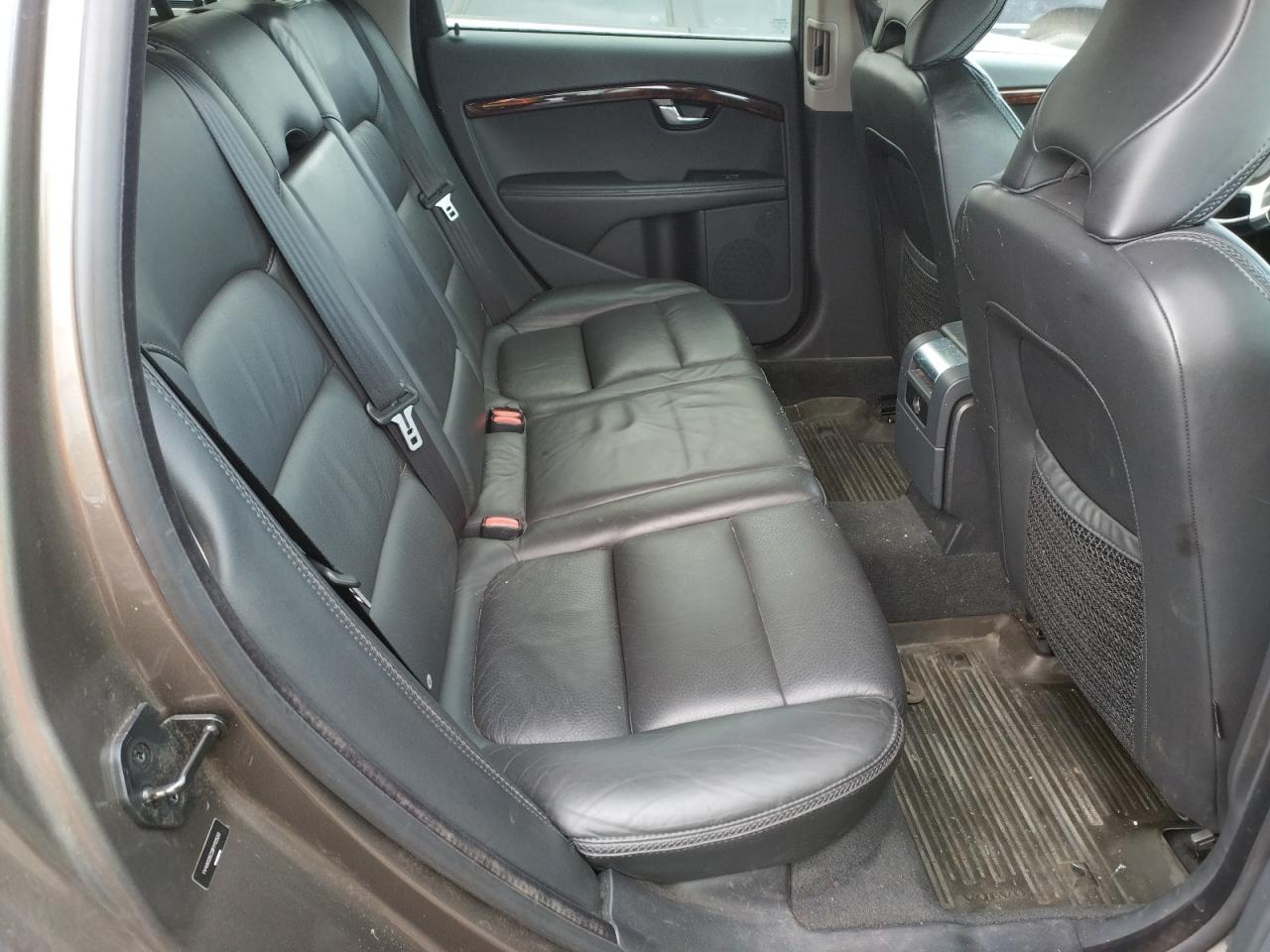Photo 6 from auction – 2011 VOLVO XC70 T6 with VIN YV4902BZ2B1112520