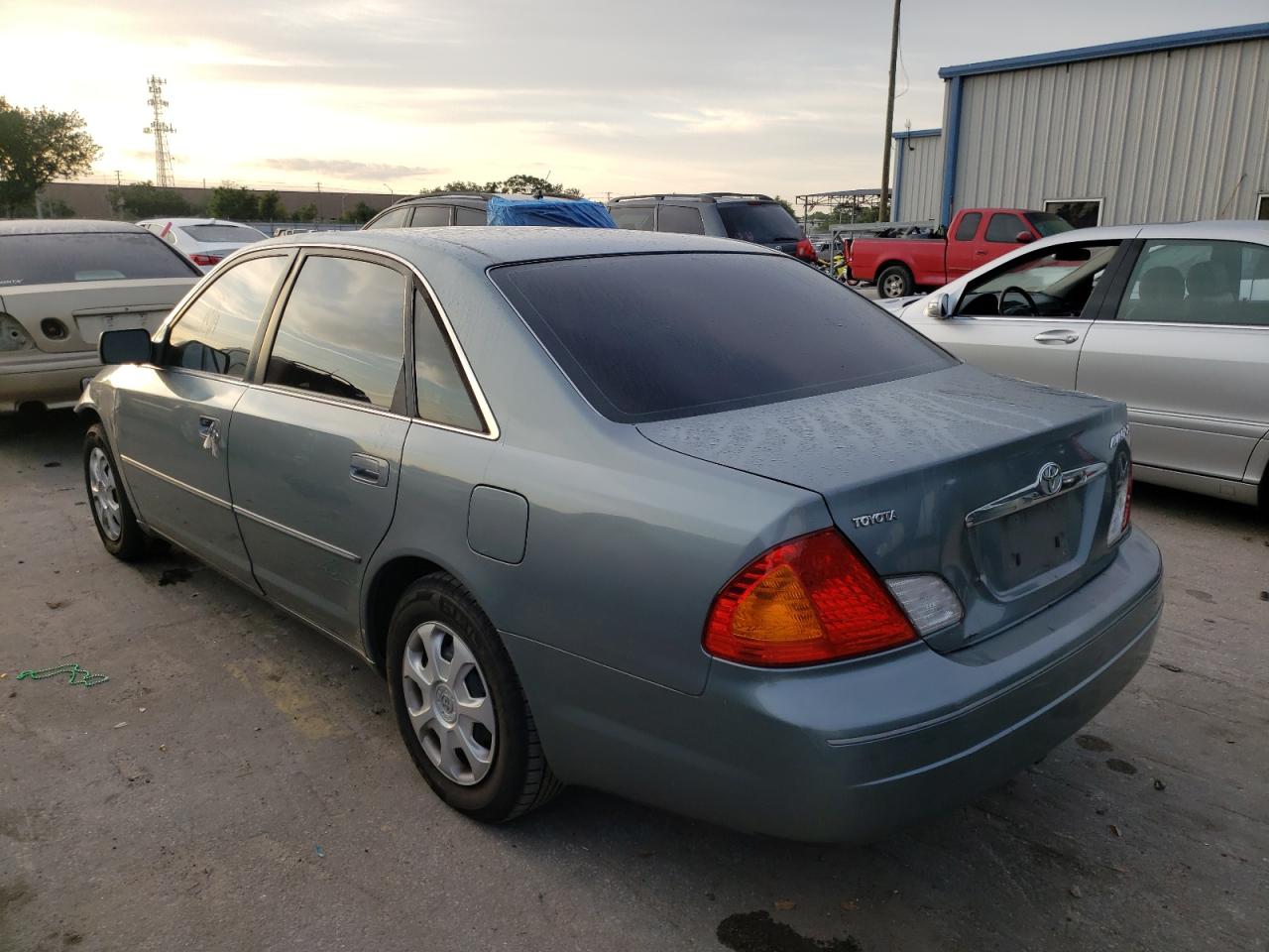 Photo 3 from auction – 2000 TOYOTA AVALON XL with VIN 4T1BF28B9YU074168