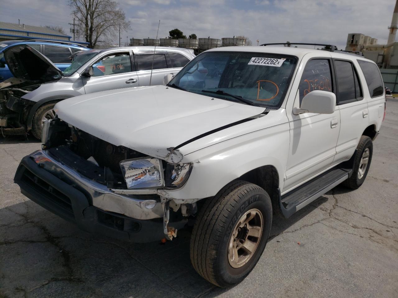 Photo 2 from auction – 2000 TOYOTA 4RUNNER SR with VIN JT3GN86R7Y0136744