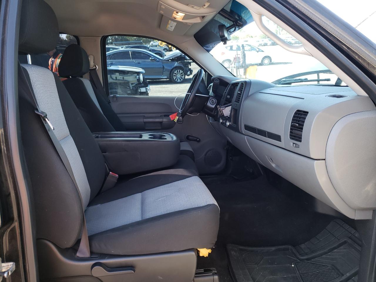 Photo 5 from auction – 2009 GMC SIERRA C15 with VIN 3GTEC13C99G127220