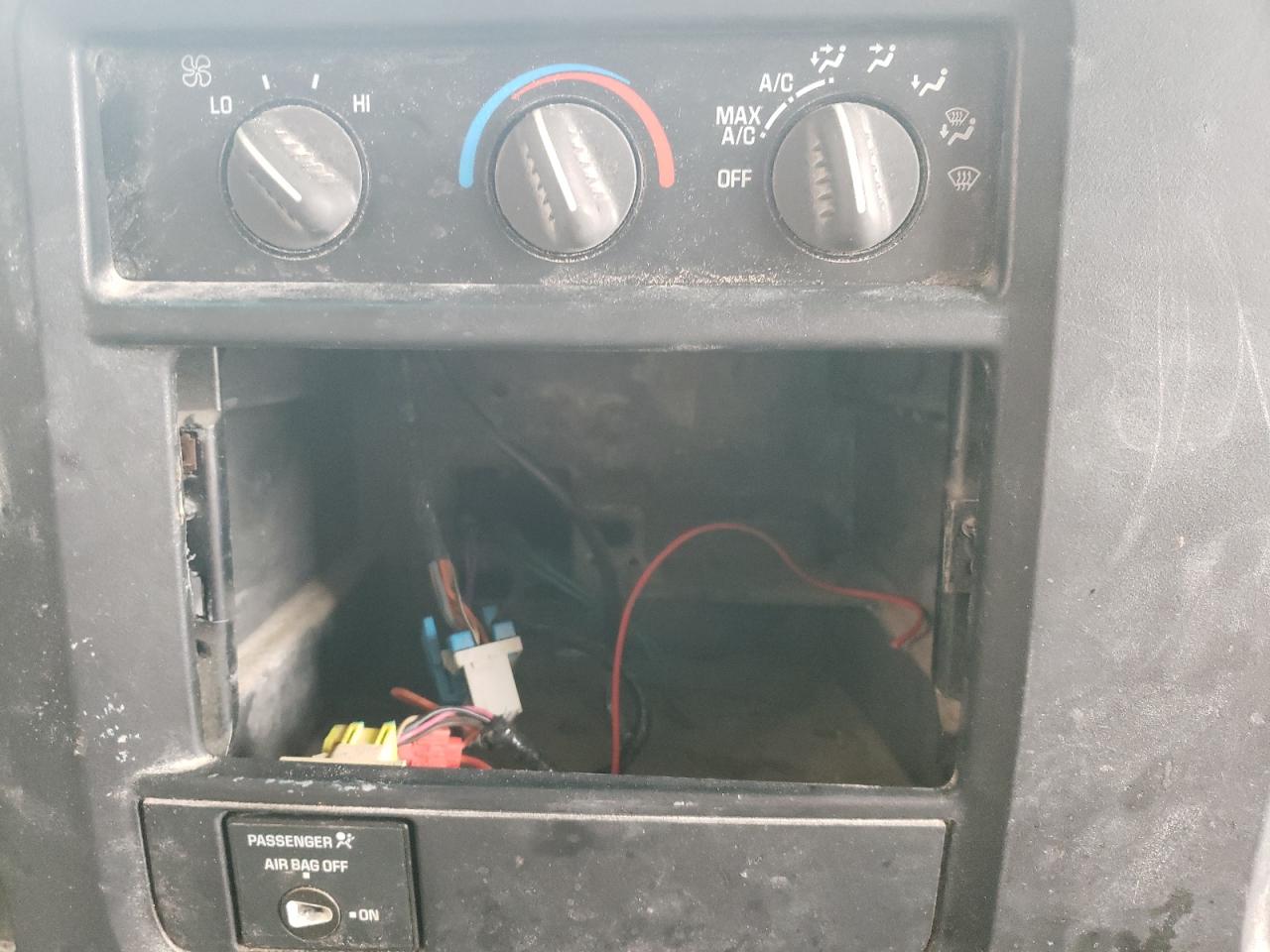 Photo 9 from auction – 2003 CHEVROLET EXPRESS with VIN 1GCHG39U631116971