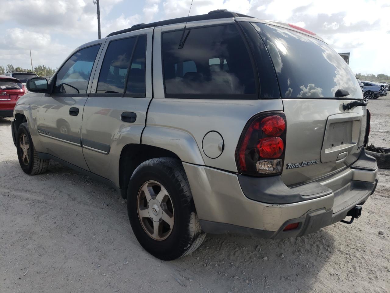 Photo 3 from auction – 2002 CHEVROLET TRAILBLAZE with VIN 1GNDT13S922520675