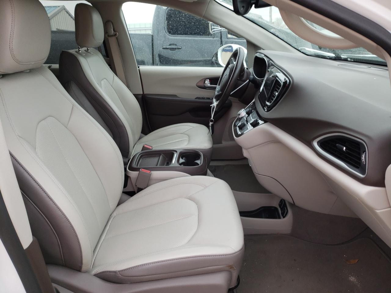 Photo 5 from auction – 2019 CHRYSLER PACIFICA T with VIN 2C4RC1BG7KR525368