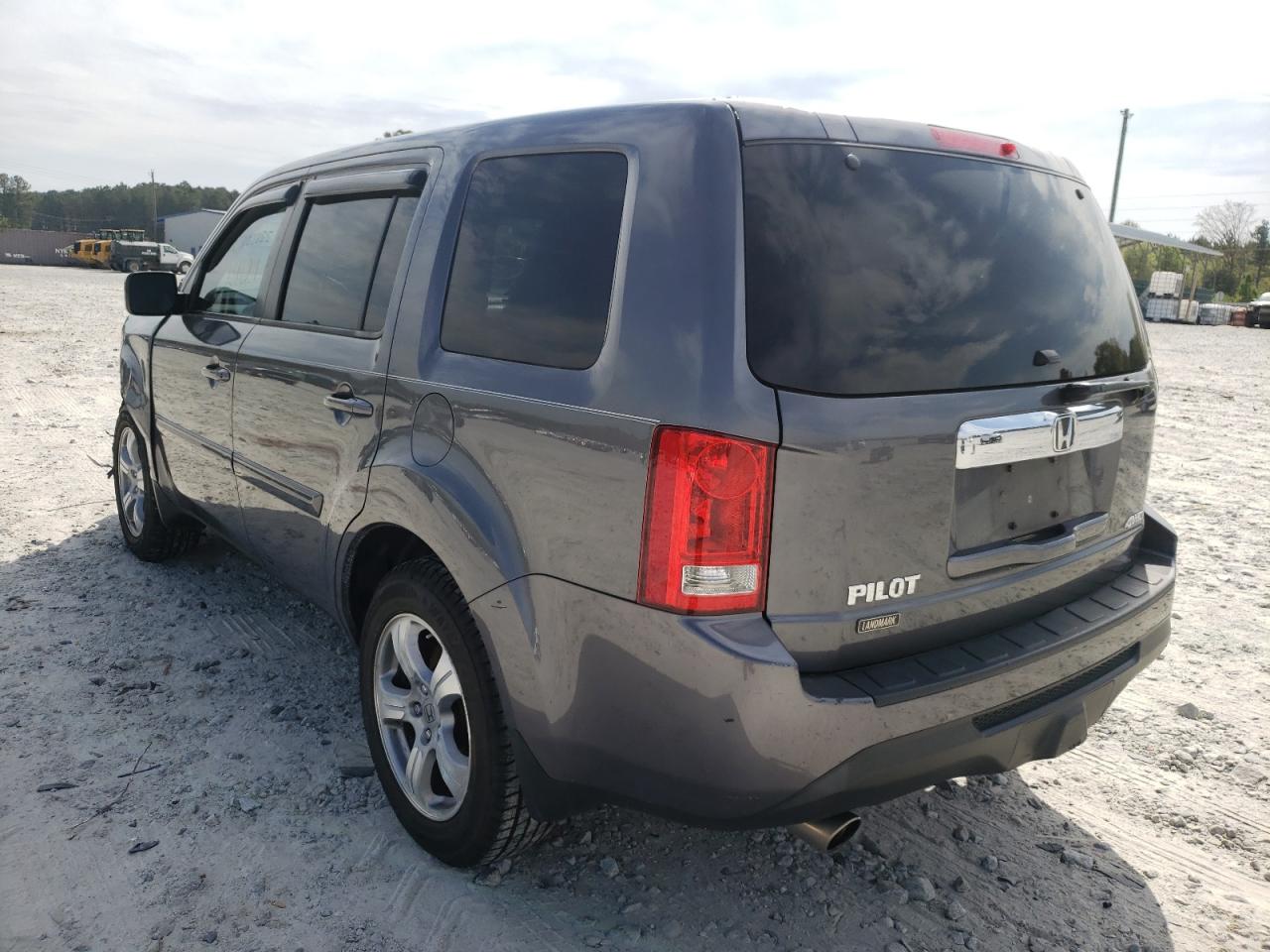 Photo 3 from auction – 2015 HONDA PILOT EX with VIN 5FNYF4H42FB030689