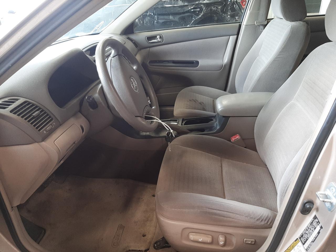 Photo 5 from auction – 2005 TOYOTA CAMRY LE with VIN 4T1BE32K75U961684