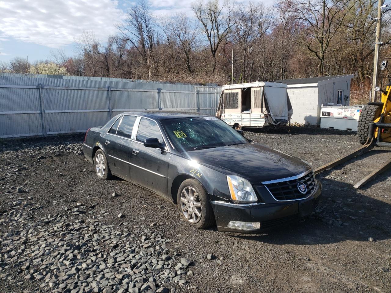 CADILLAC DTS PREMIU 2011 with VIN 1G6KH5E62BU104855 - Photo from auction