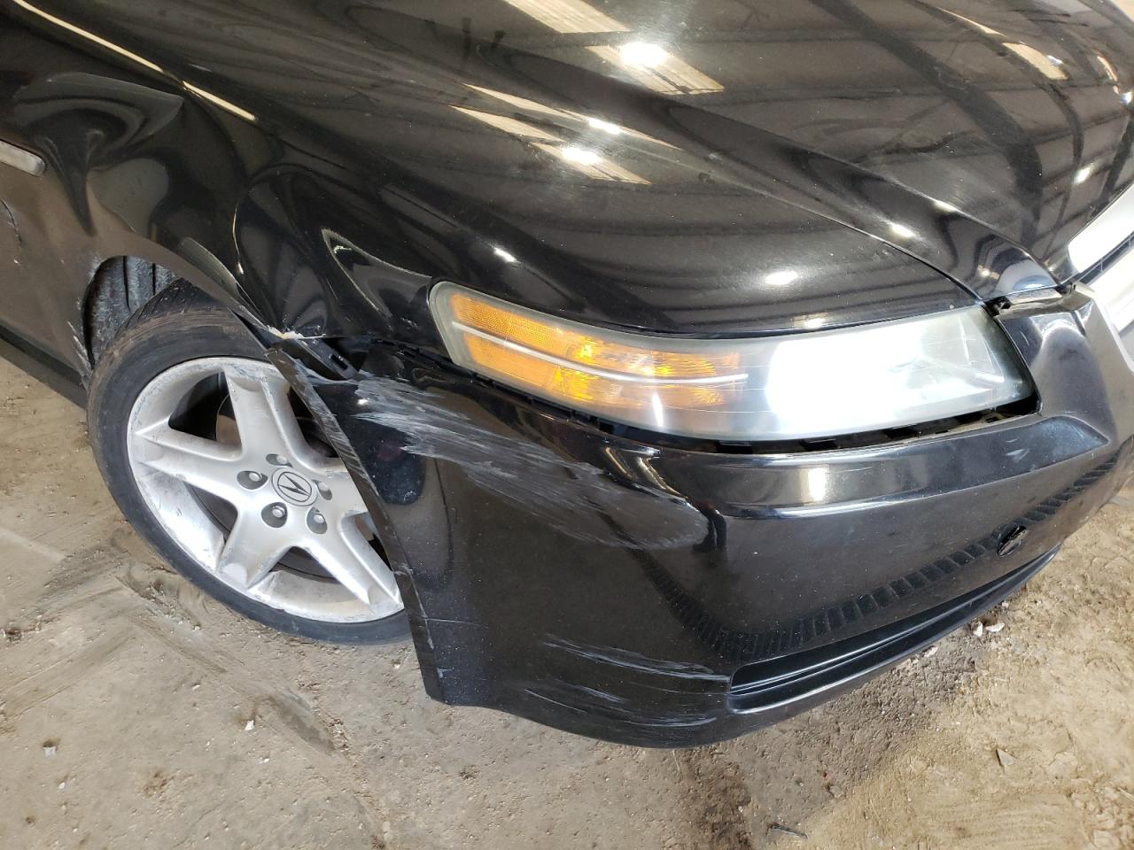 Photo 9 from auction – 2005 ACURA TL with VIN 19UUA65645A047758