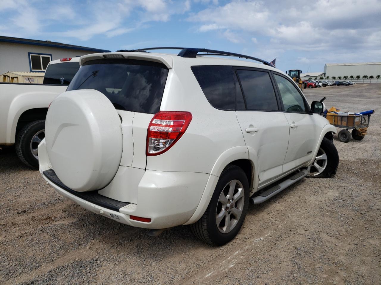 Photo 4 from auction – 2011 TOYOTA RAV4 LIMIT with VIN JTMYK4DV4BD004946