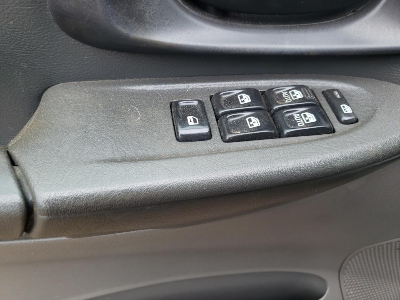 Photo 10 from auction – 2002 CHEVROLET TRAILBLAZE with VIN 1GNDT13S522461012