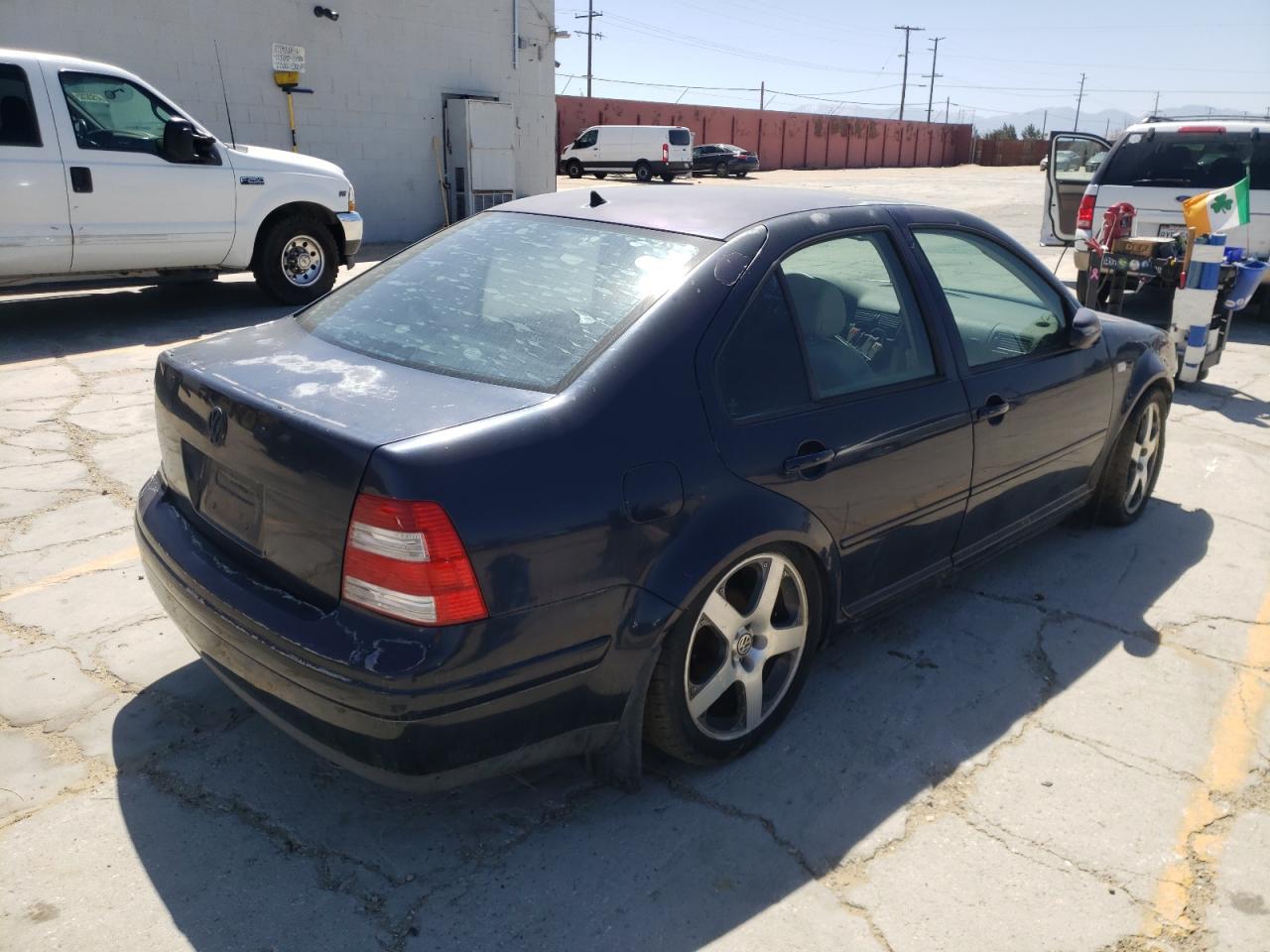 Photo 4 from auction – 2000 VOLKSWAGEN JETTA GLX with VIN 3VWTE29M6YM148787