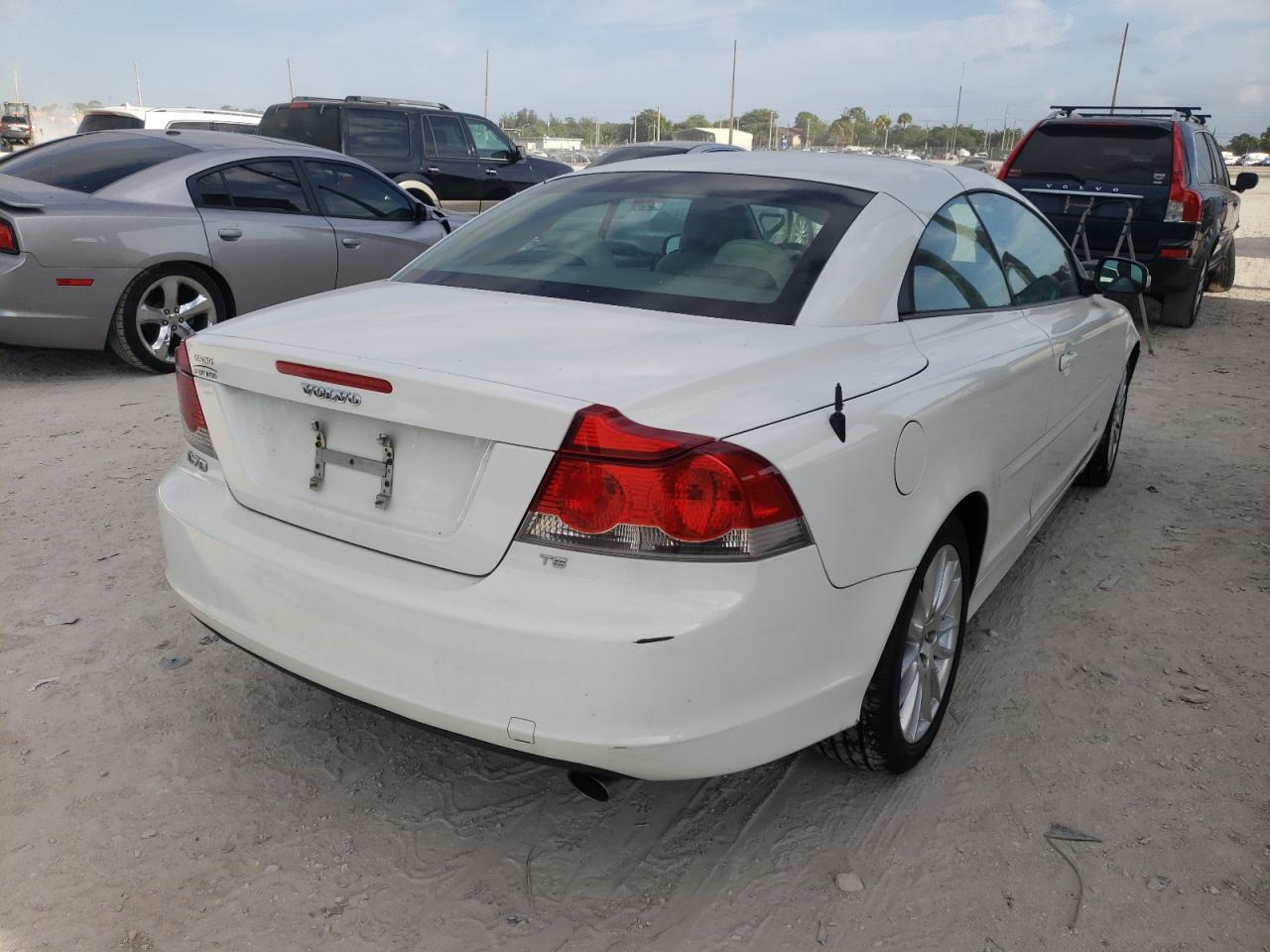 Photo 4 from auction – 2008 VOLVO C70 T5 with VIN YV1MC672X8J058541