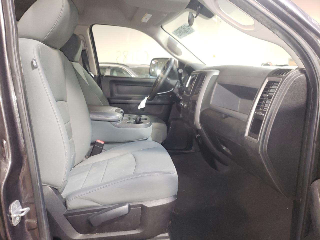 Photo 5 from auction – 2014 RAM 1500 ST with VIN 1C6RR7FT7ES196268