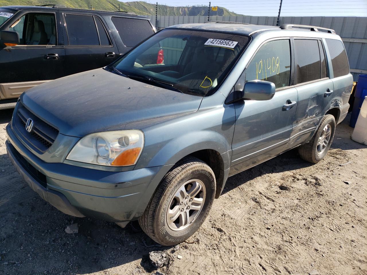 Photo 2 from auction – 2005 HONDA PILOT EX with VIN 2HKYF18405H533913