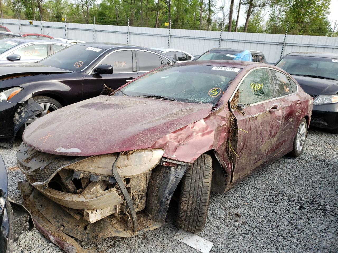 Photo 2 from auction – 2015 CHRYSLER 200 LIMITE with VIN 1C3CCCAB9FN528397