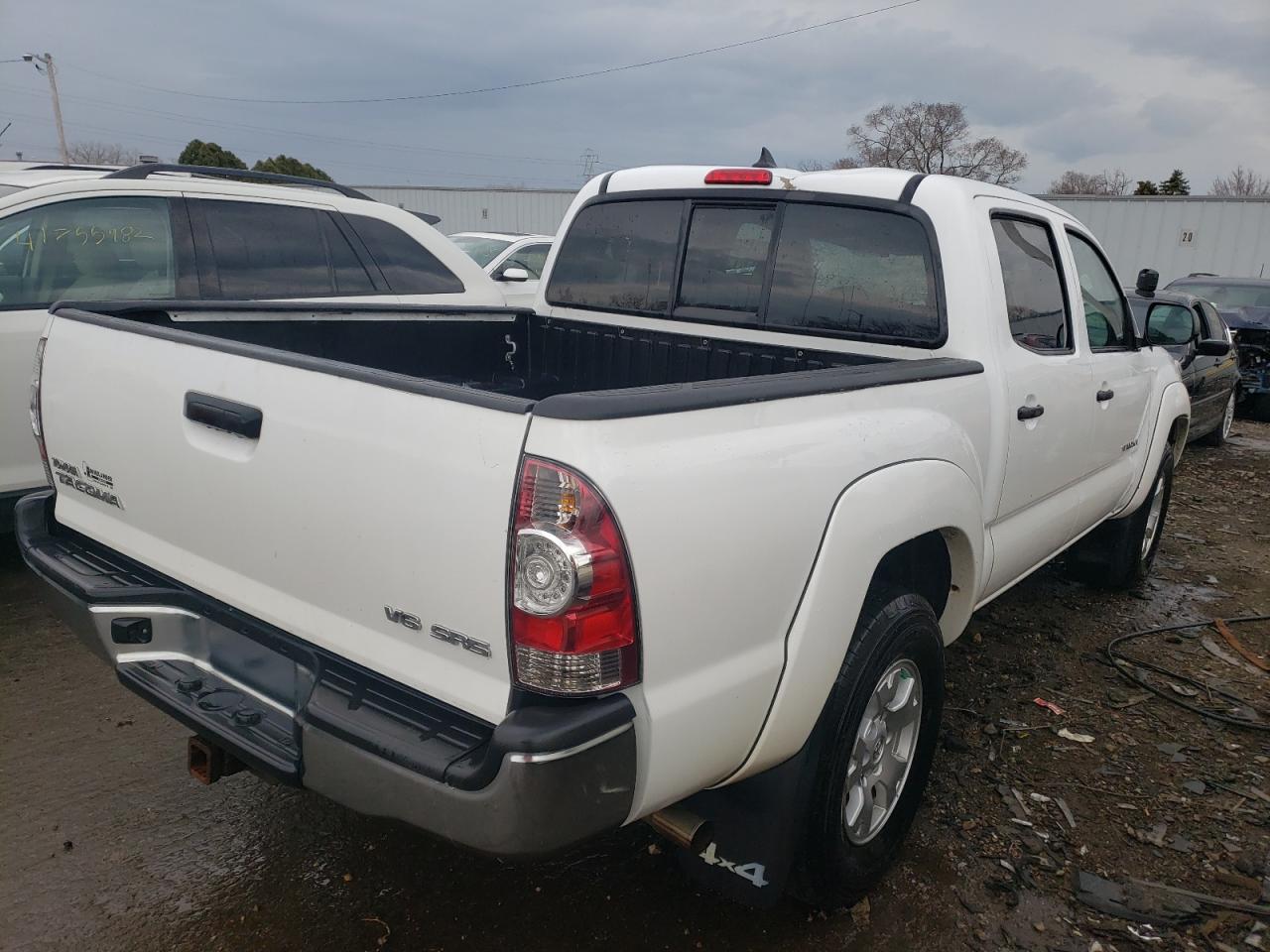Photo 4 from auction – 2015 TOYOTA TACOMA DOU with VIN 3TMLU4EN7FM194304