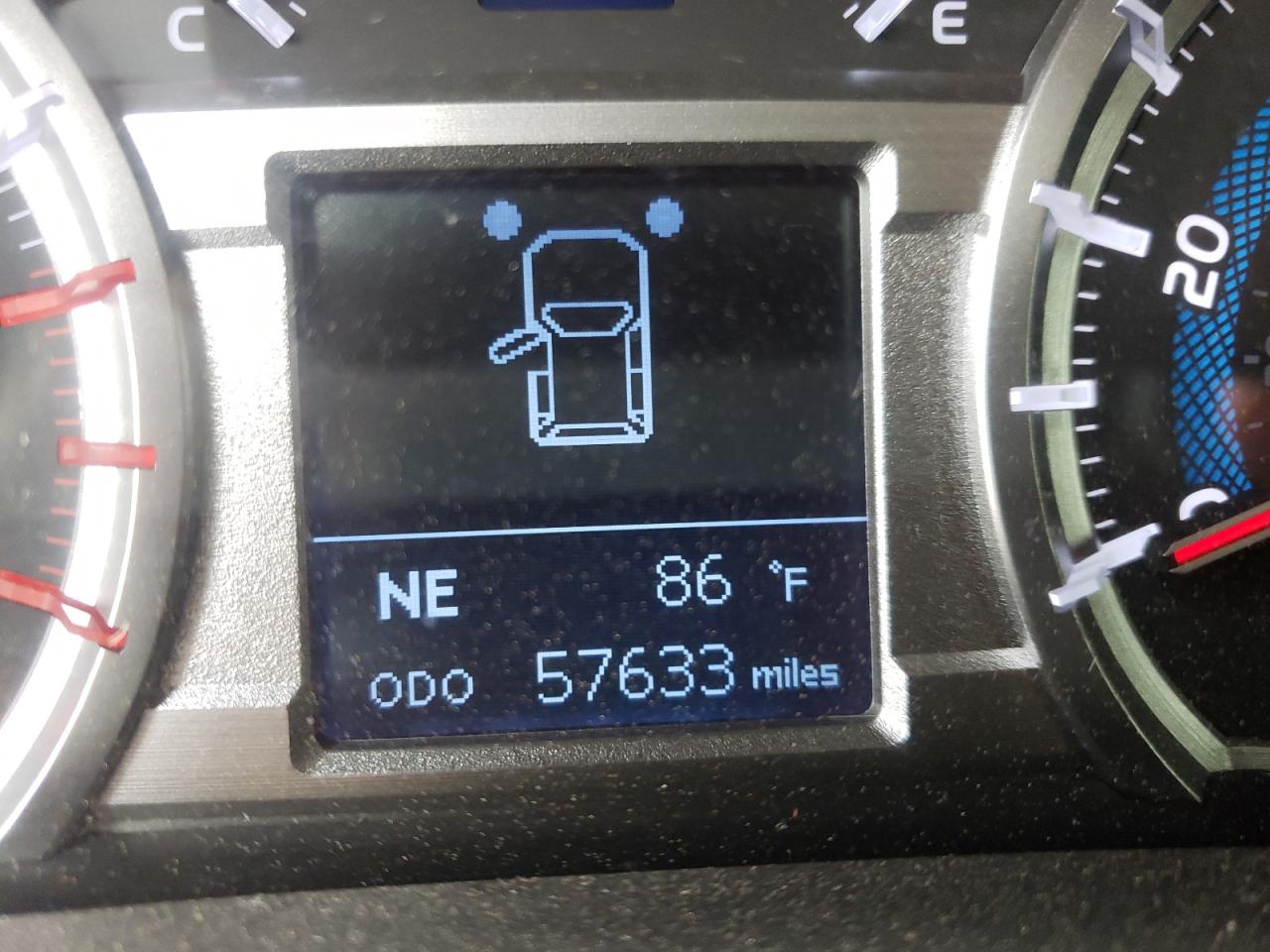 Photo 8 from auction – 2018 TOYOTA 4RUNNER SR with VIN JTEBU5JR8J5593503