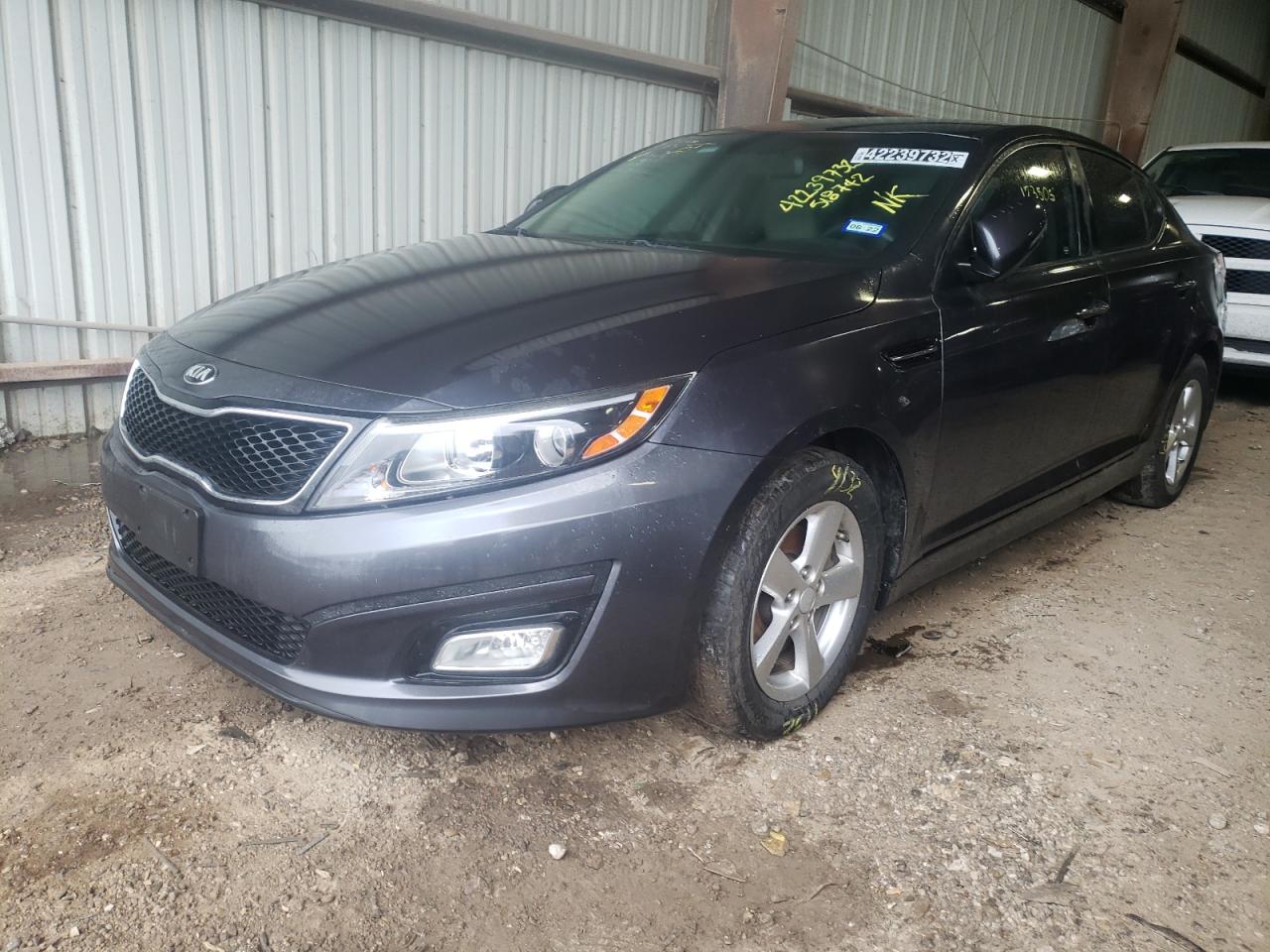 Photo 2 from auction – 2015 KIA OPTIMA LX with VIN 5XXGM4A76FG518742