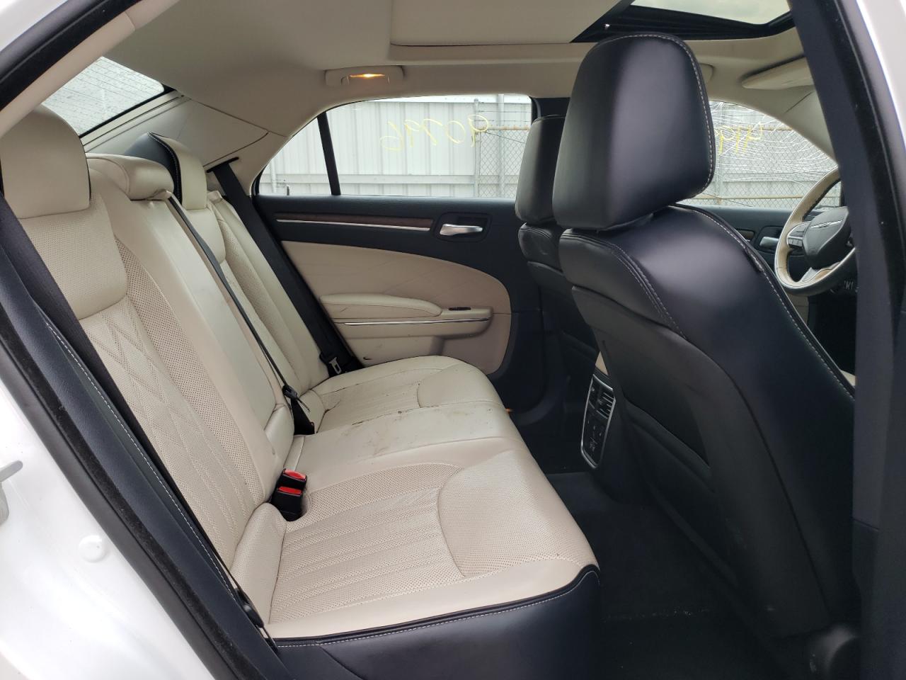 Фото 6 с аукциона – 2015 CHRYSLER 300C PLATI с VIN 2C3CCASGXFH793224