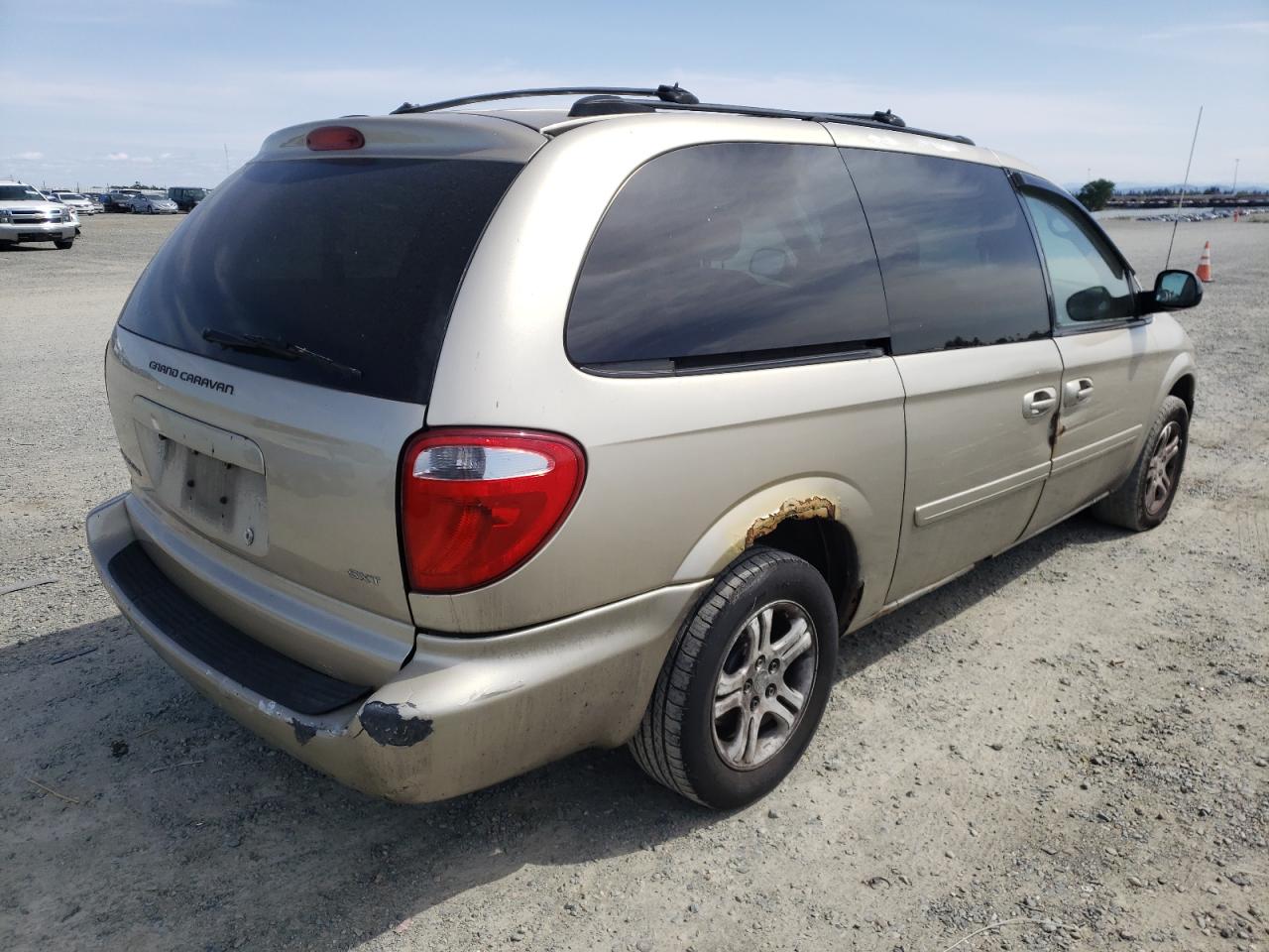 Photo 4 from auction – 2005 DODGE GRAND CARA with VIN 2D4GP44L55R599595