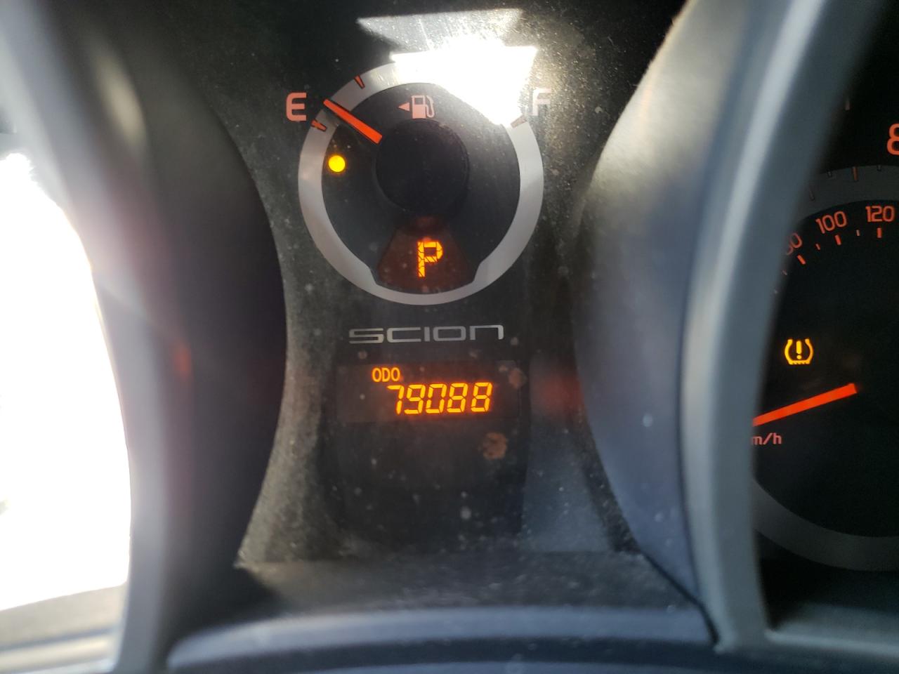Photo 8 from auction – 2011 TOYOTA SCION TC with VIN JTKJF5C76B3011720